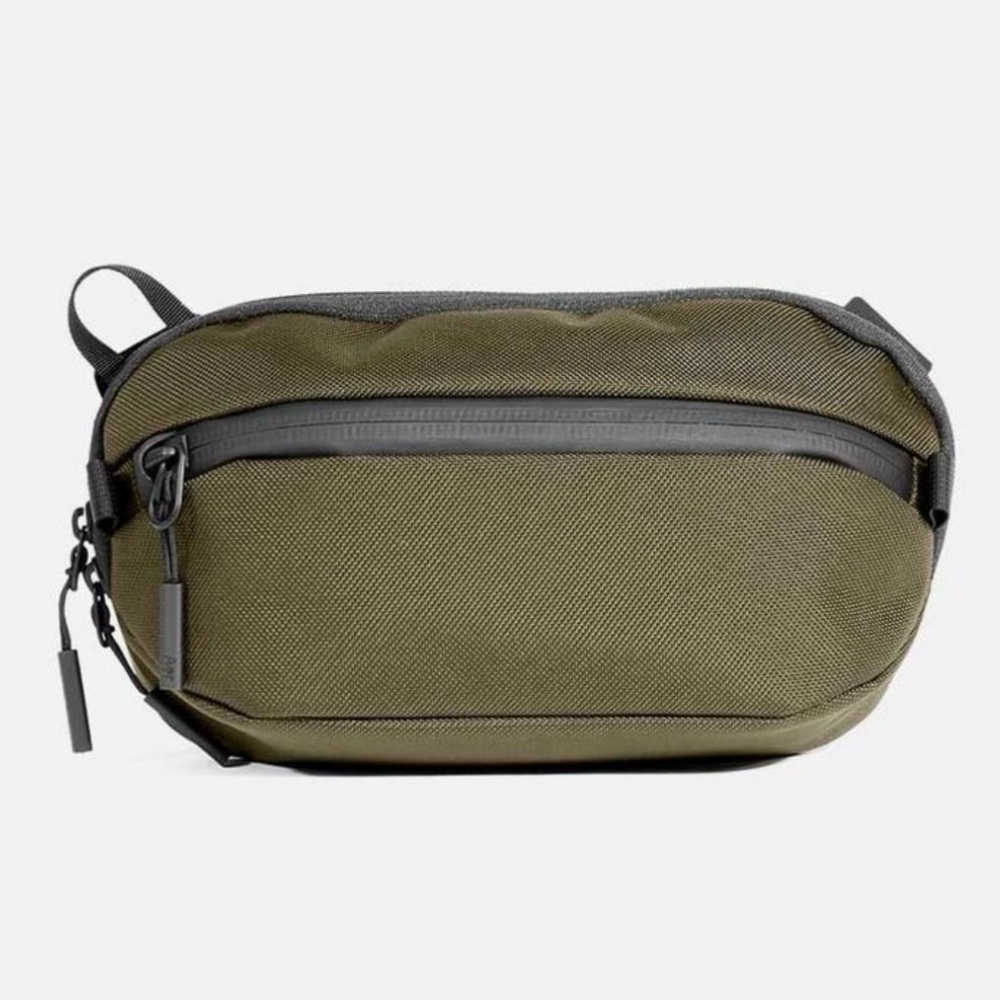 Aer Day Sling 3 NWOT